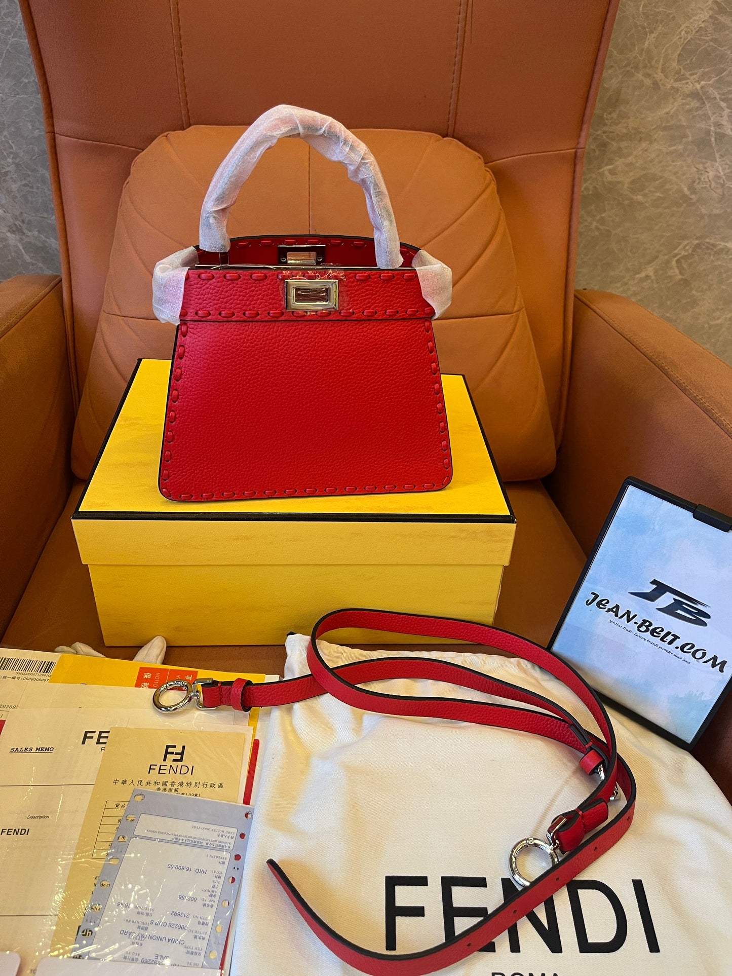 Bolso mini peekaboo FENDI bandolera/de hombro - piel granulada roja