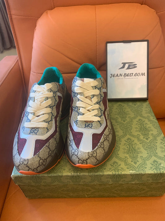 Tênis Gucci GG Rhyton