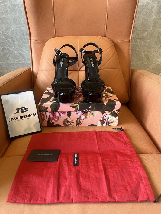 Dolce & Gabbana polished calfskin platform sandals in Black for women