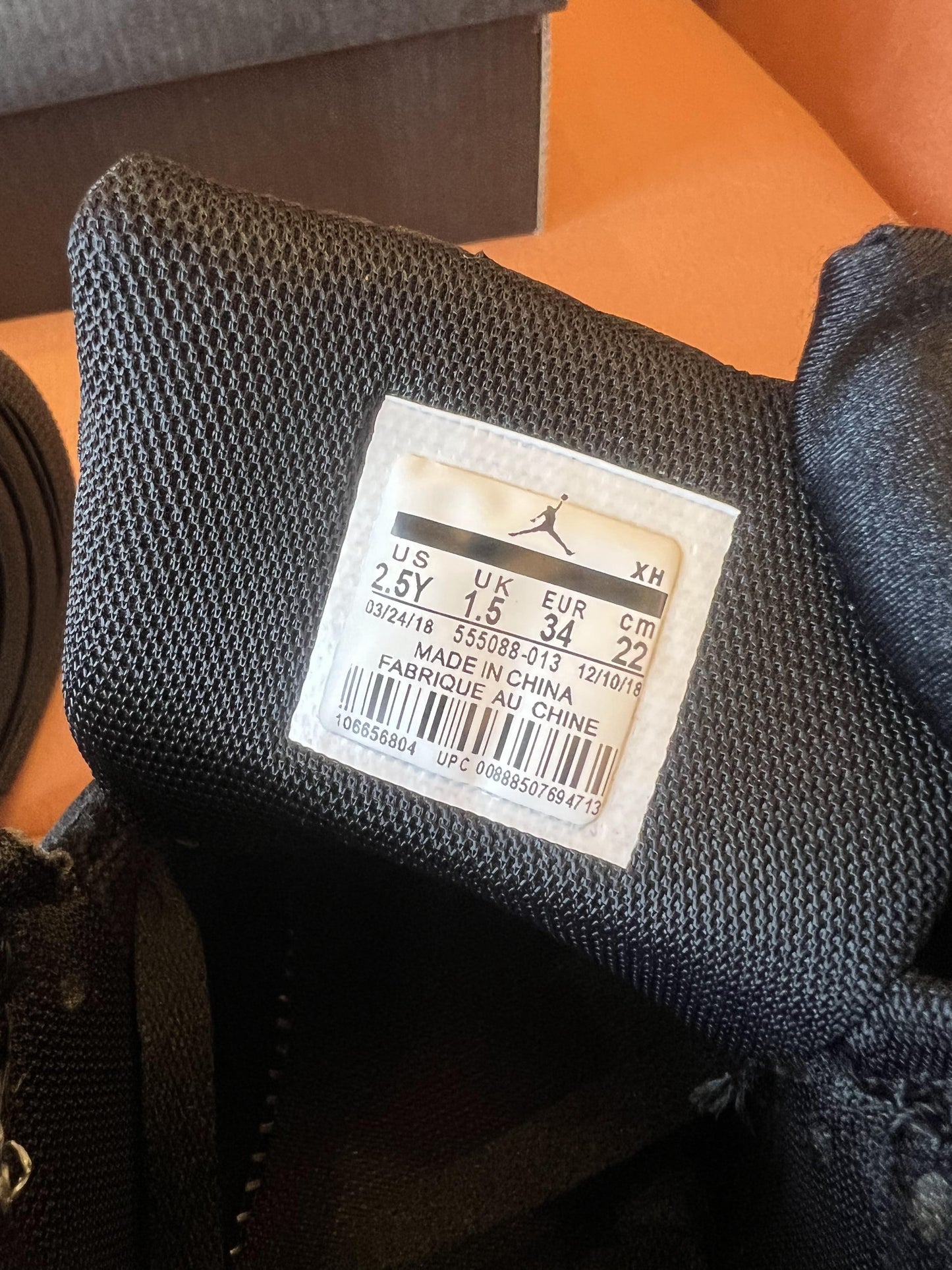 Nike Air Jordan 1 Mid negro/gris