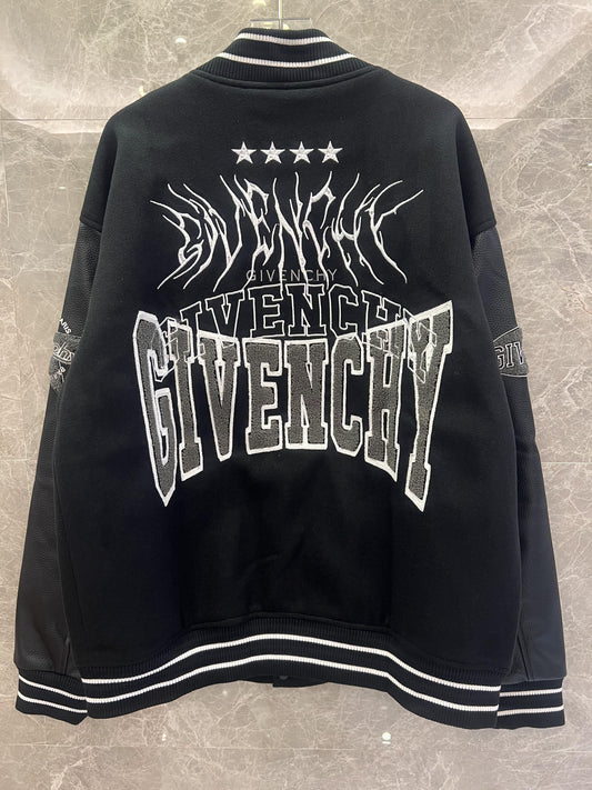 Chaqueta universitaria negra de Givenchy con bordado característico