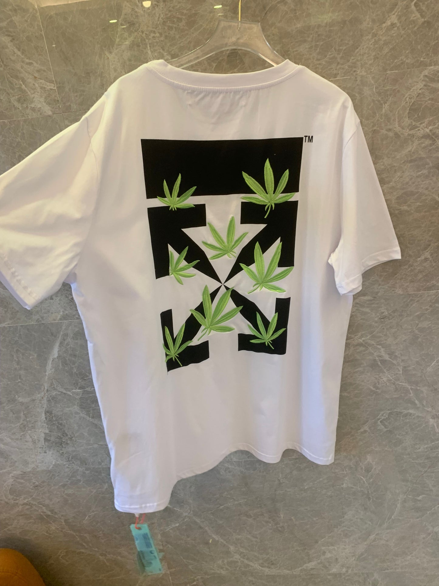 Off-White™ leaf arrow graphic t-shirt in white