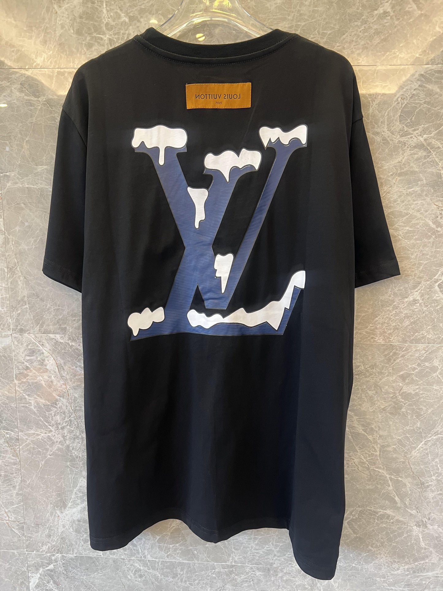 Camiseta estampada "Do A Kickflip" da Louis Vuitton em preto