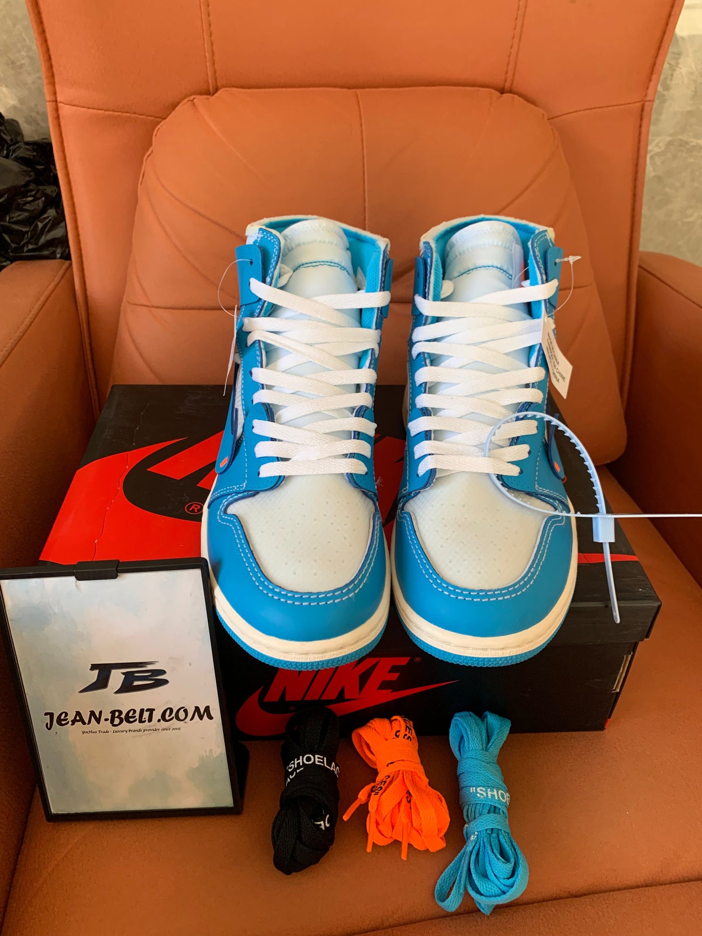 Zapatillas Nike Air Jordan 1 Retro x Off-White "UNC"