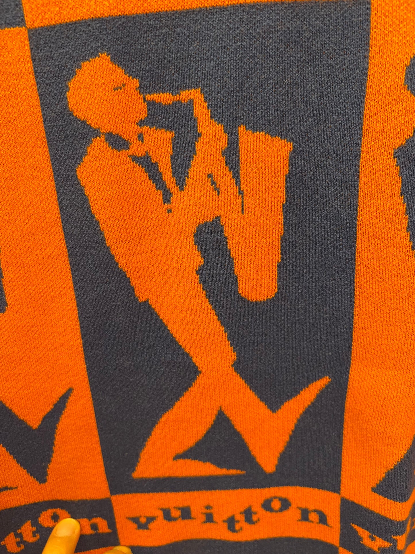 Camiseta Louis Vuitton com estampa de jazz laranja e azul