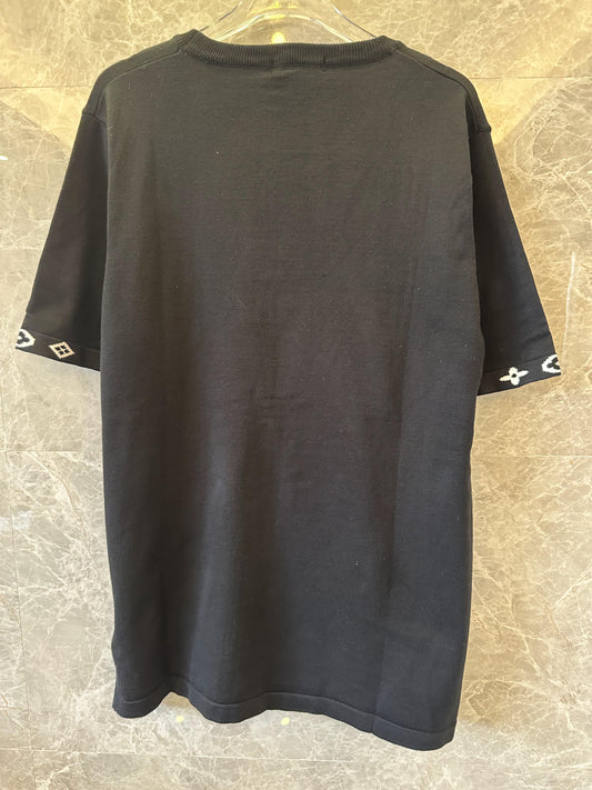 Camiseta negra con monograma circular de Louis Vuitton
