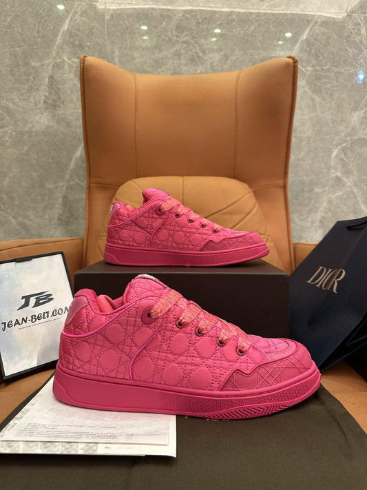 Zapatilla skater Dior BY ERL B9S, edición limitada, satén cannage kumo fucsia