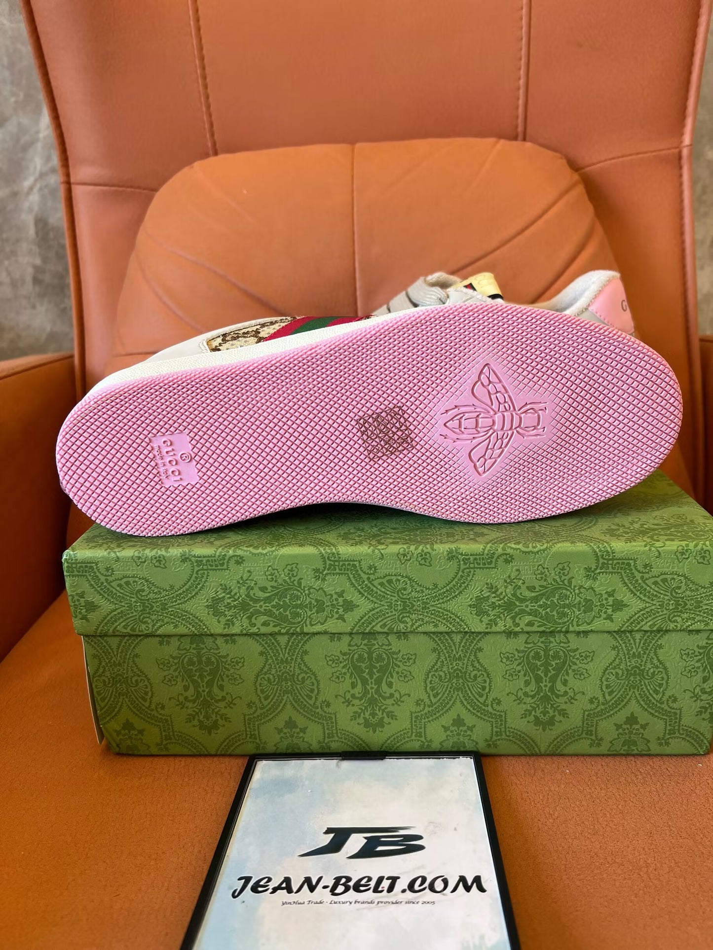 Tênis feminino Gucci Screener com cristais