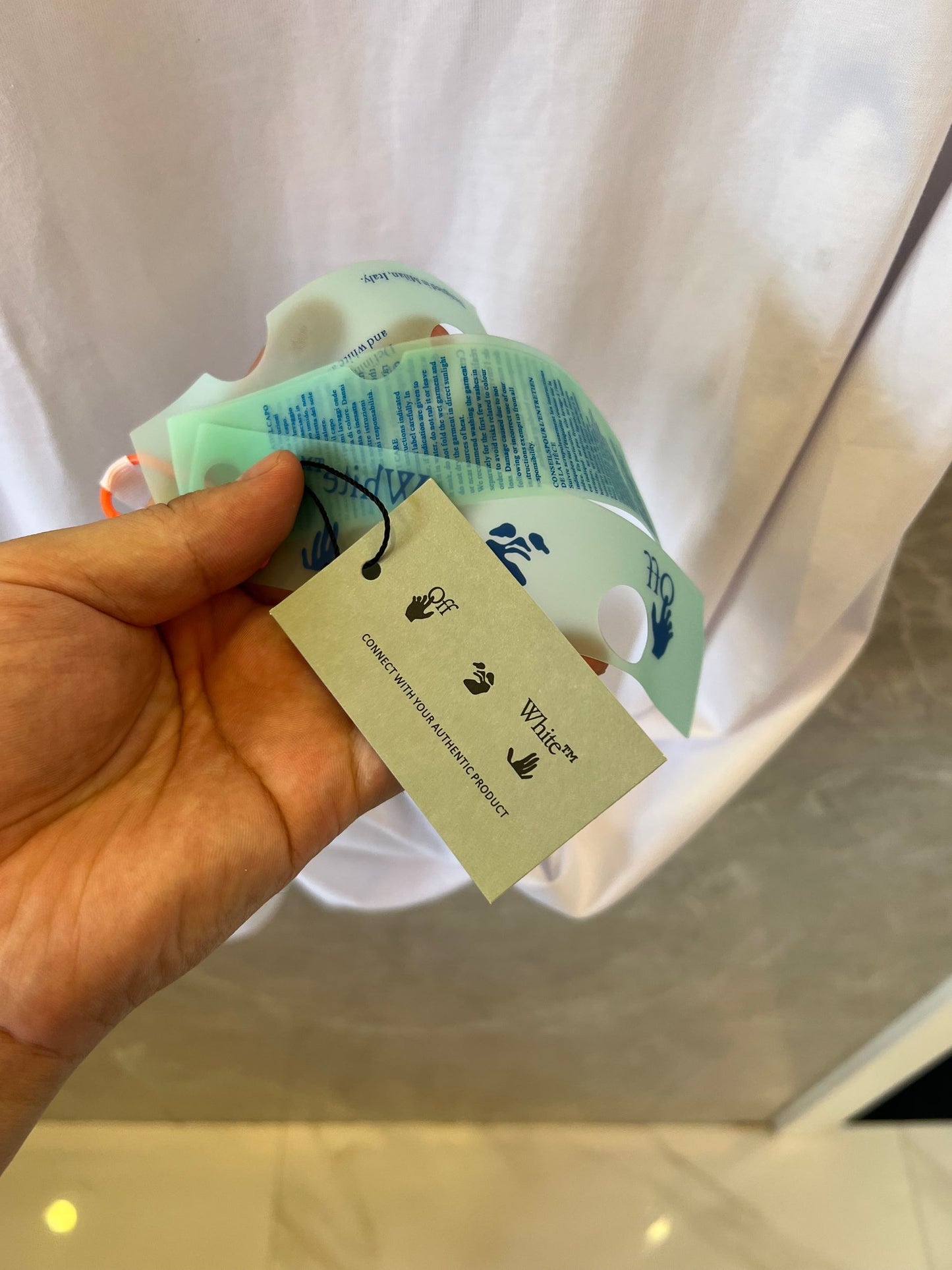 Camiseta con el logotipo clásico de flechas blancas de Off-White™