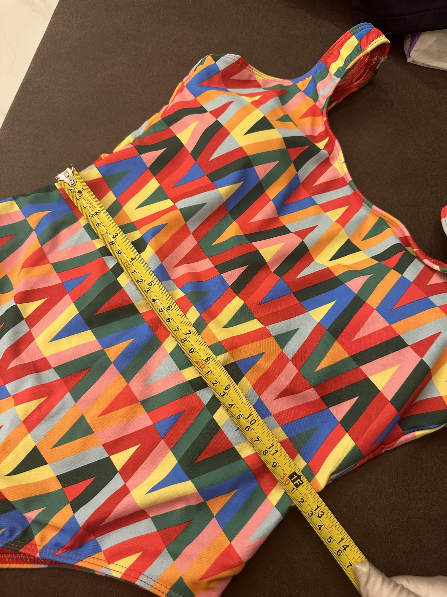 Traje de baño de una pieza geométrico colorido de Valentino