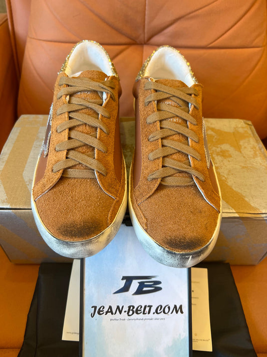 Zapatillas bajas Golden Goose Superstar de piel mixta en color topo