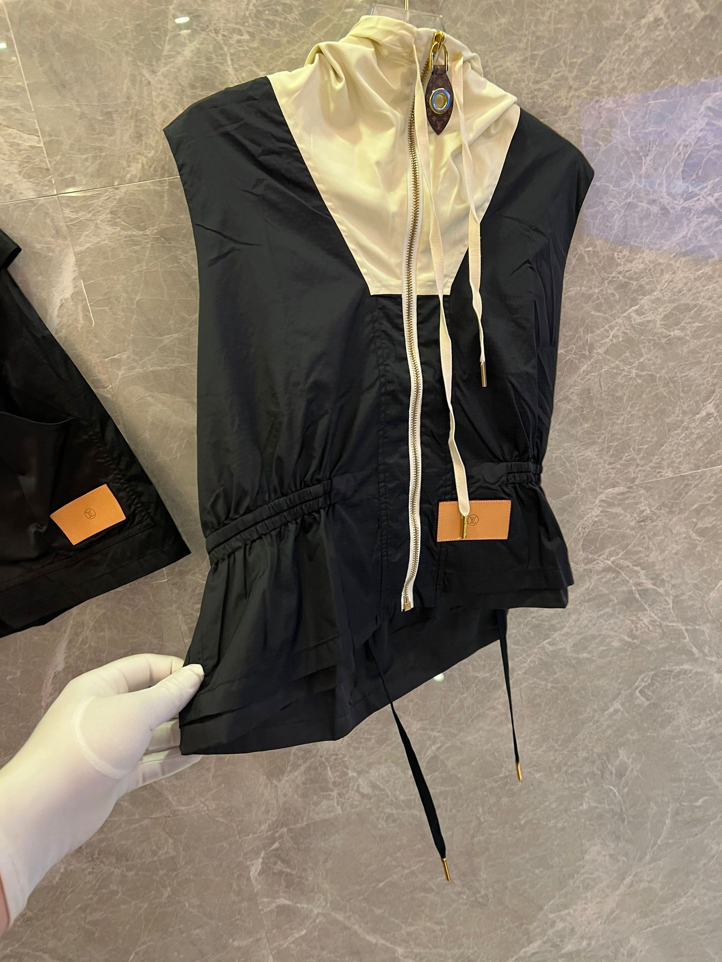 Conjunto de colete e shorts de náilon bicolor Louis Vuitton