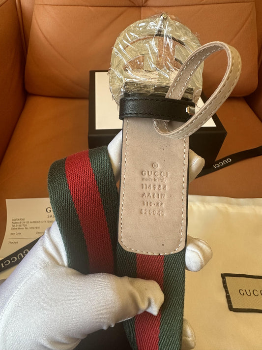Cinturón de rayas web Gucci con hebilla de doble G plateada