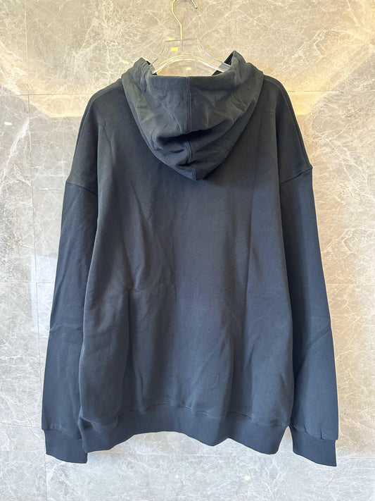 Sudadera con capucha Louis Vuitton con logotipo de corazón negro: diseño gráfico llamativo en rojo y amarillo
