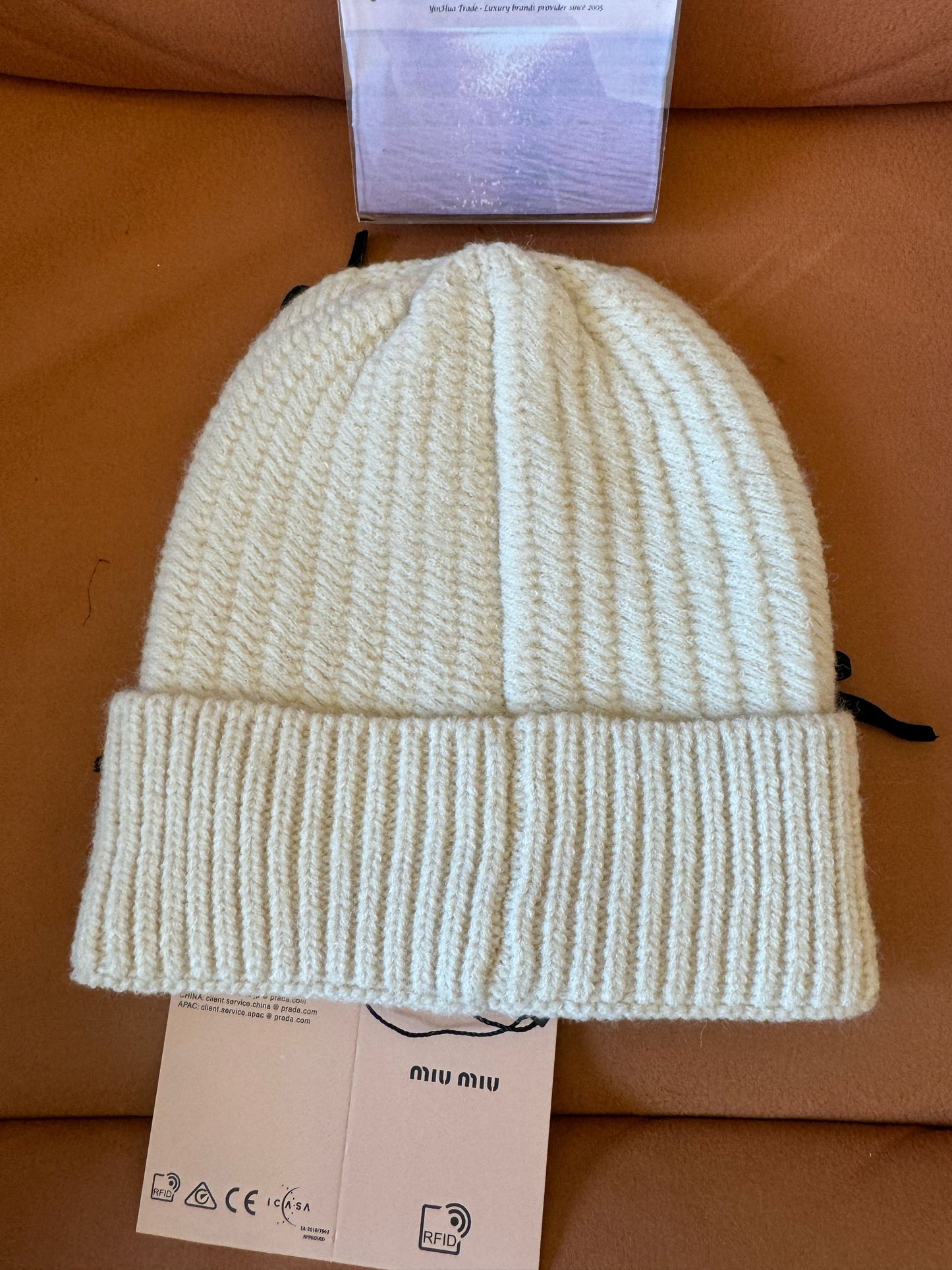 Gorro de punto de lana Miu Miu con detalles de lazo
