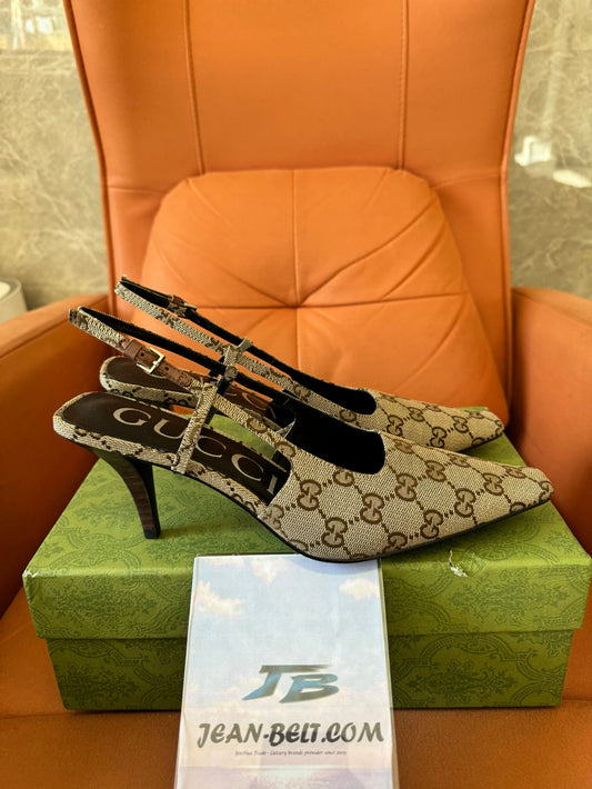 Zapatos de salón de lona con tira trasera Gucci GG