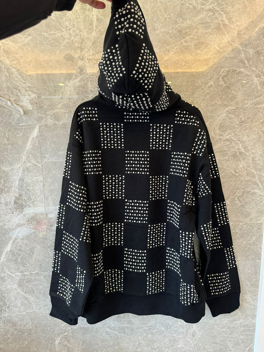 Sudadera con capucha a cuadros negra de Louis Vuitton con detalle de tachuelas