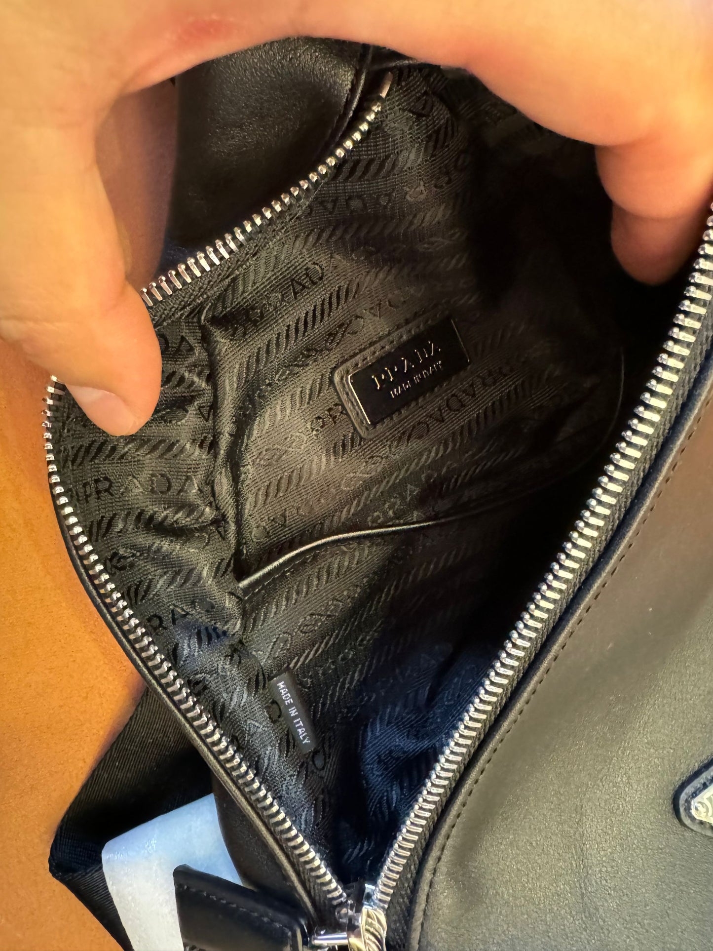 Bolso bandolera Prada de piel de becerro suave - bandolera negra