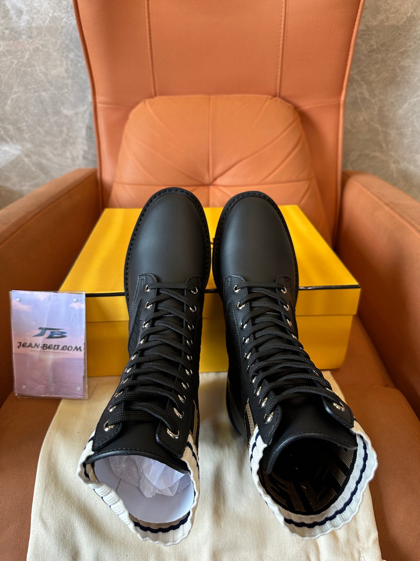Botas Militares Fendi em Pele Preta e Malha com Logótipo