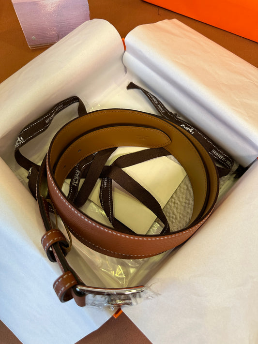 Hermes Leather Belt with Silver Buckle – Classic Reversible Design