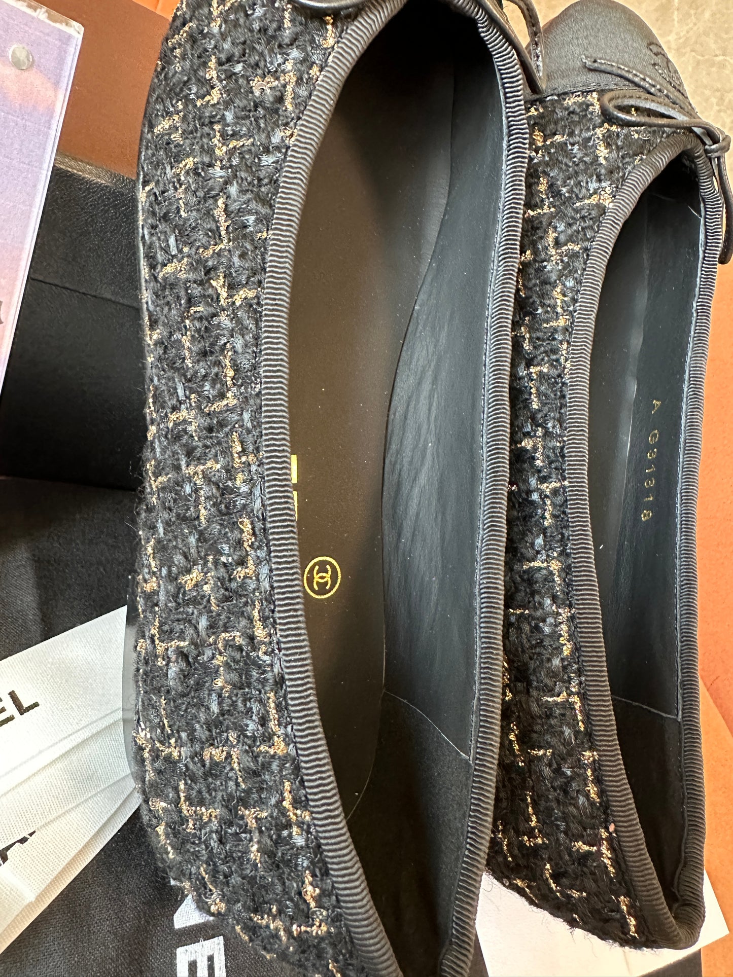 Chanel Tweed Ballerina Flats with CC Logo – Black
