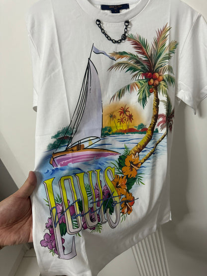 Camiseta Louis Vuitton con diseño de velero al atardecer en blanco leche para mujer