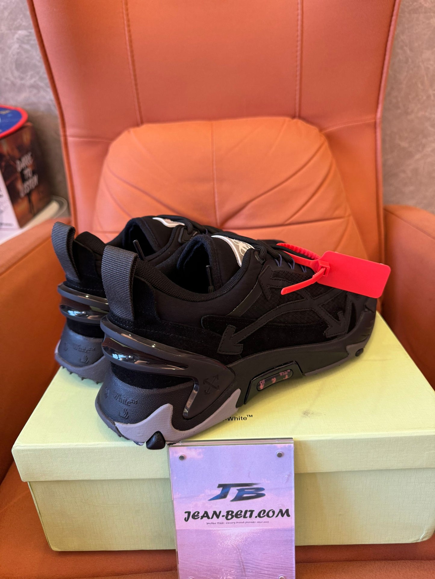 Tênis off-white preto