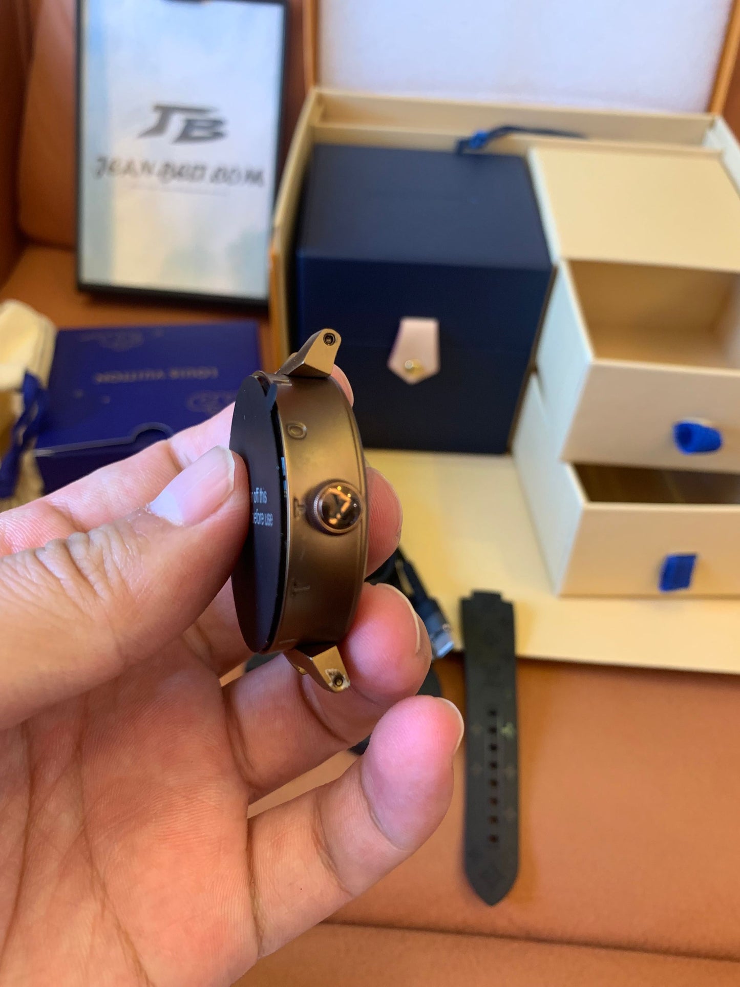 Reloj inteligente Tambour Horizon Light Up de Louis Vuitton
