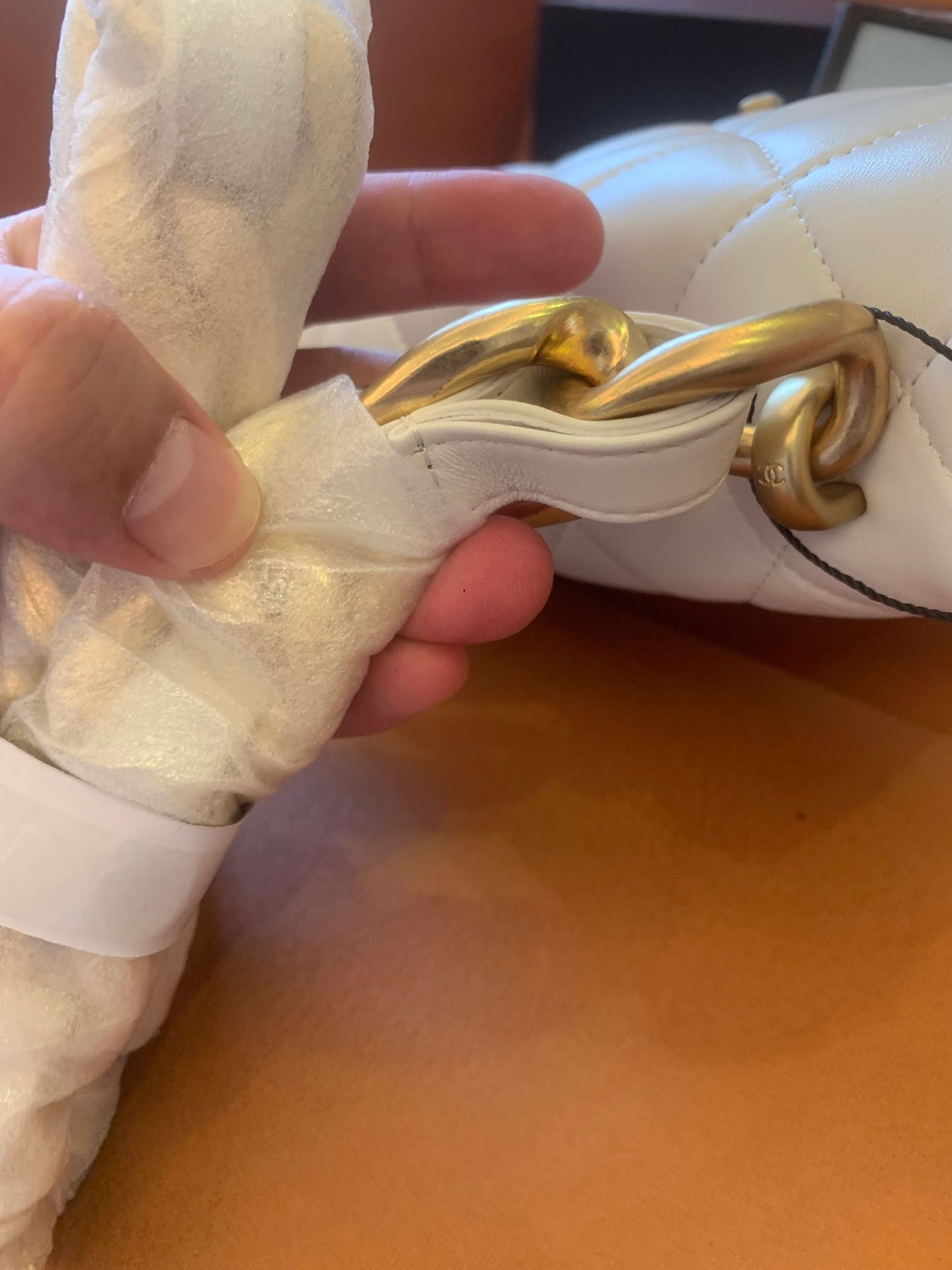 Bolso mini con solapa Chanel CF Classic en oro blanco