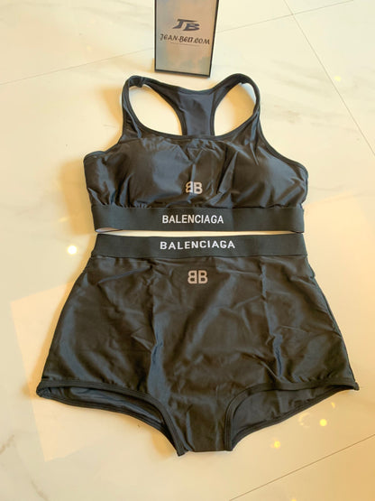 Conjunto de baño con logotipo negro de Balenciaga para mujer: top de espalda cruzada y shorts de baño