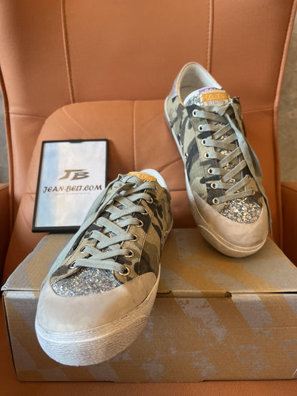 Tênis camuflados Golden Goose Superstar de cano baixo