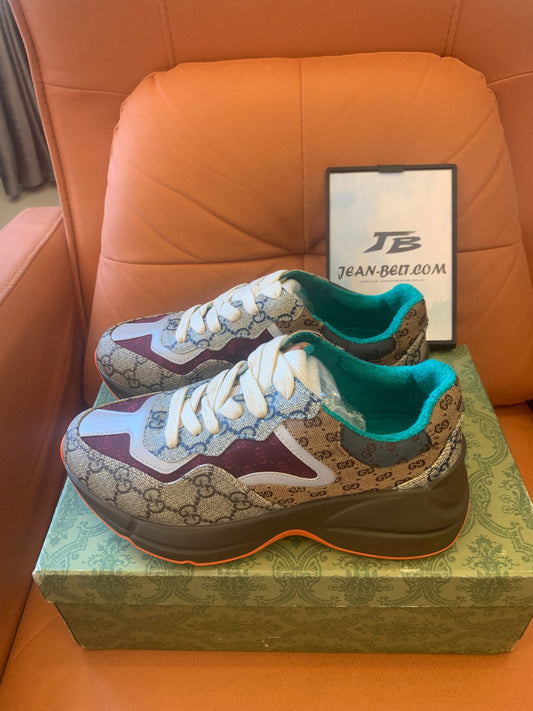 Tênis Gucci GG Rhyton