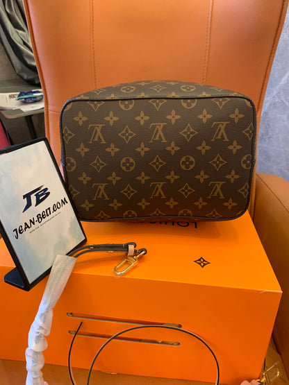 Louis Vuitton néonoé mm preto monograma