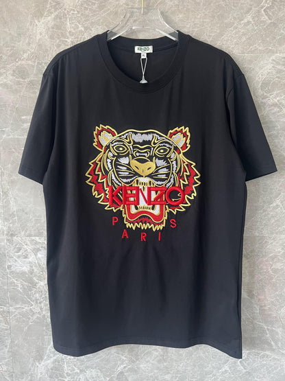Colección de camisetas con bordado de tigre de Kenzo Paris: variantes en negro, rojo y azul