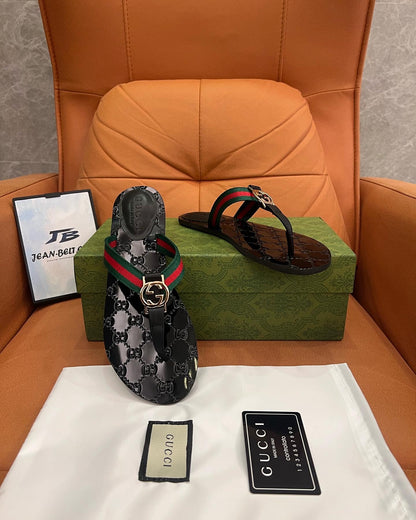 Chanclas Gucci GG Web de charol negro