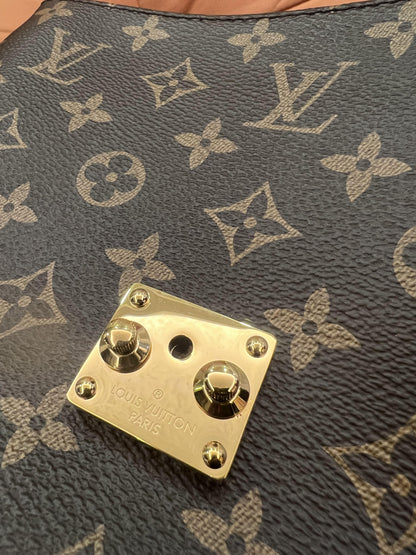Louis Vuitton monogram reverse pochette metis