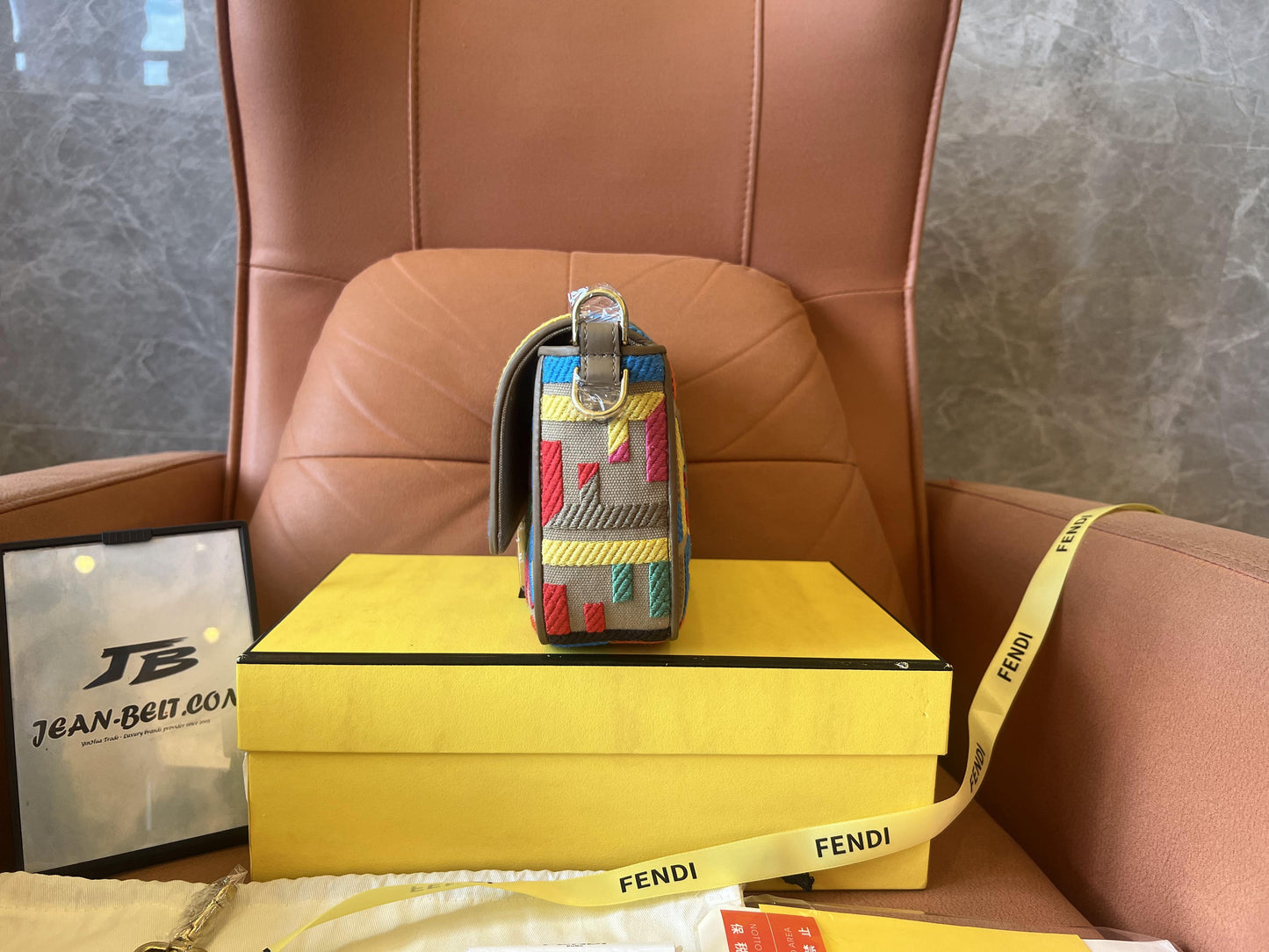 Bolso de mano Fendi baguette bordado en color limitado