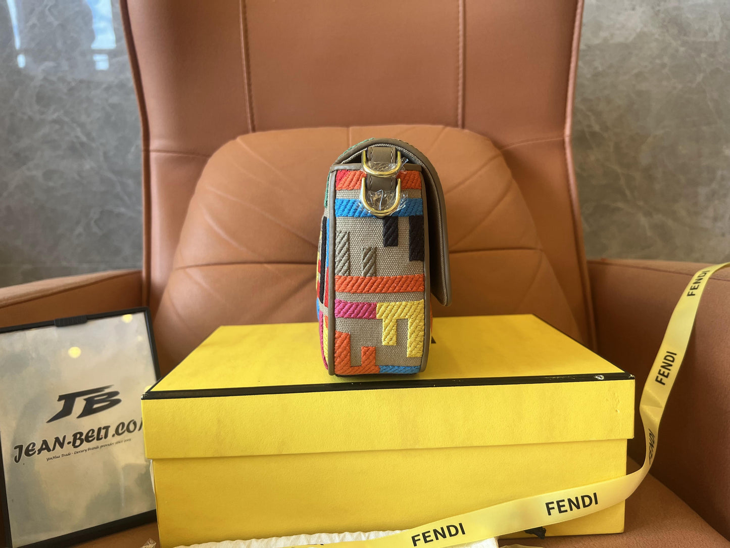 Bolso de mano Fendi baguette bordado en color limitado