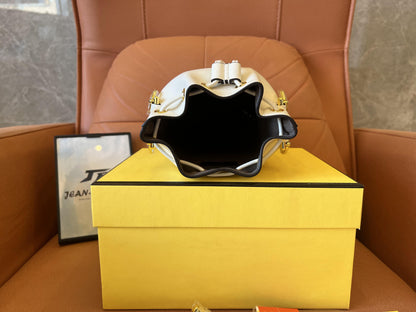 Sac à main mon trésor Fendi nude crème