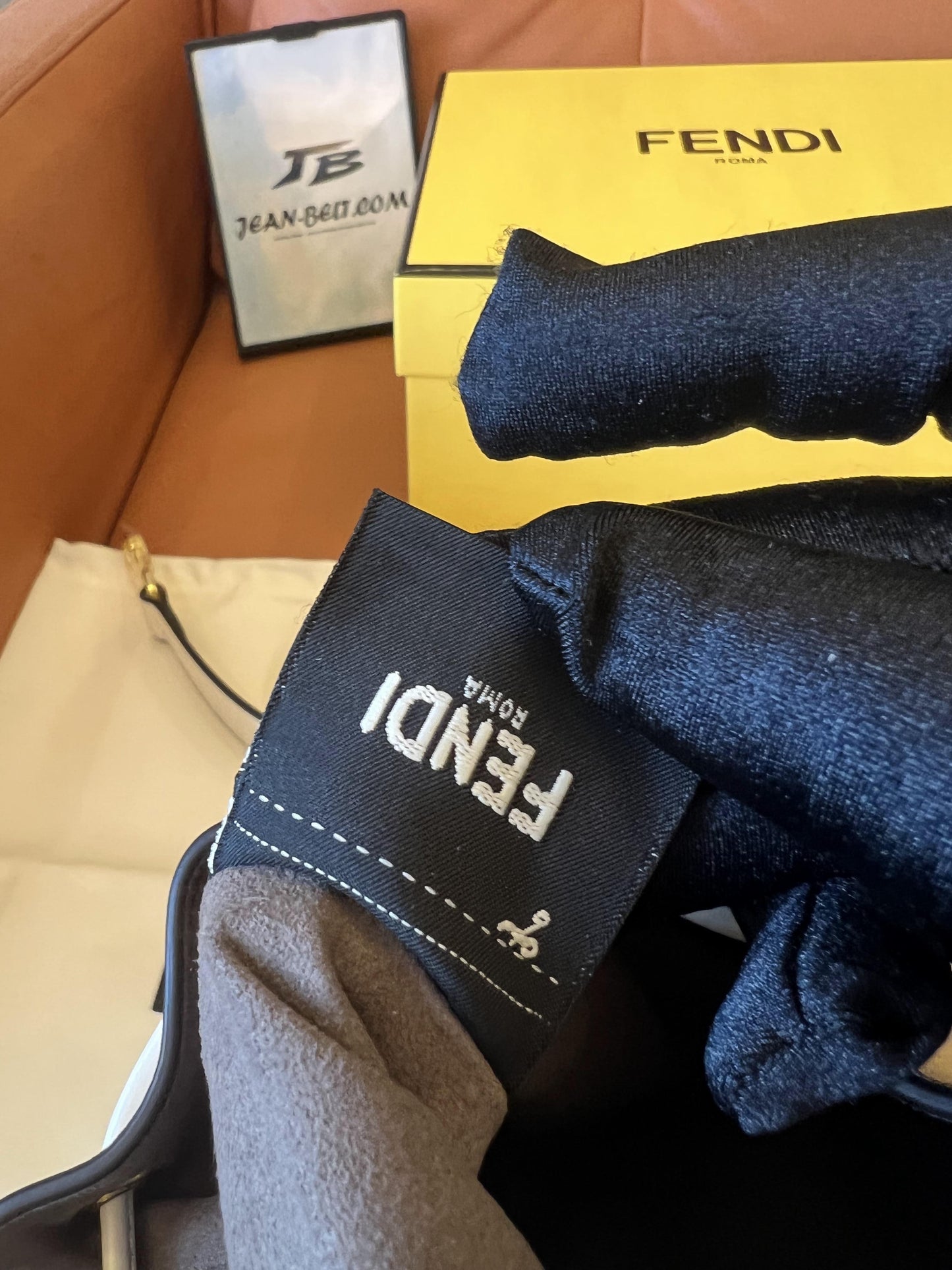 Sac à main mon trésor Fendi nude crème