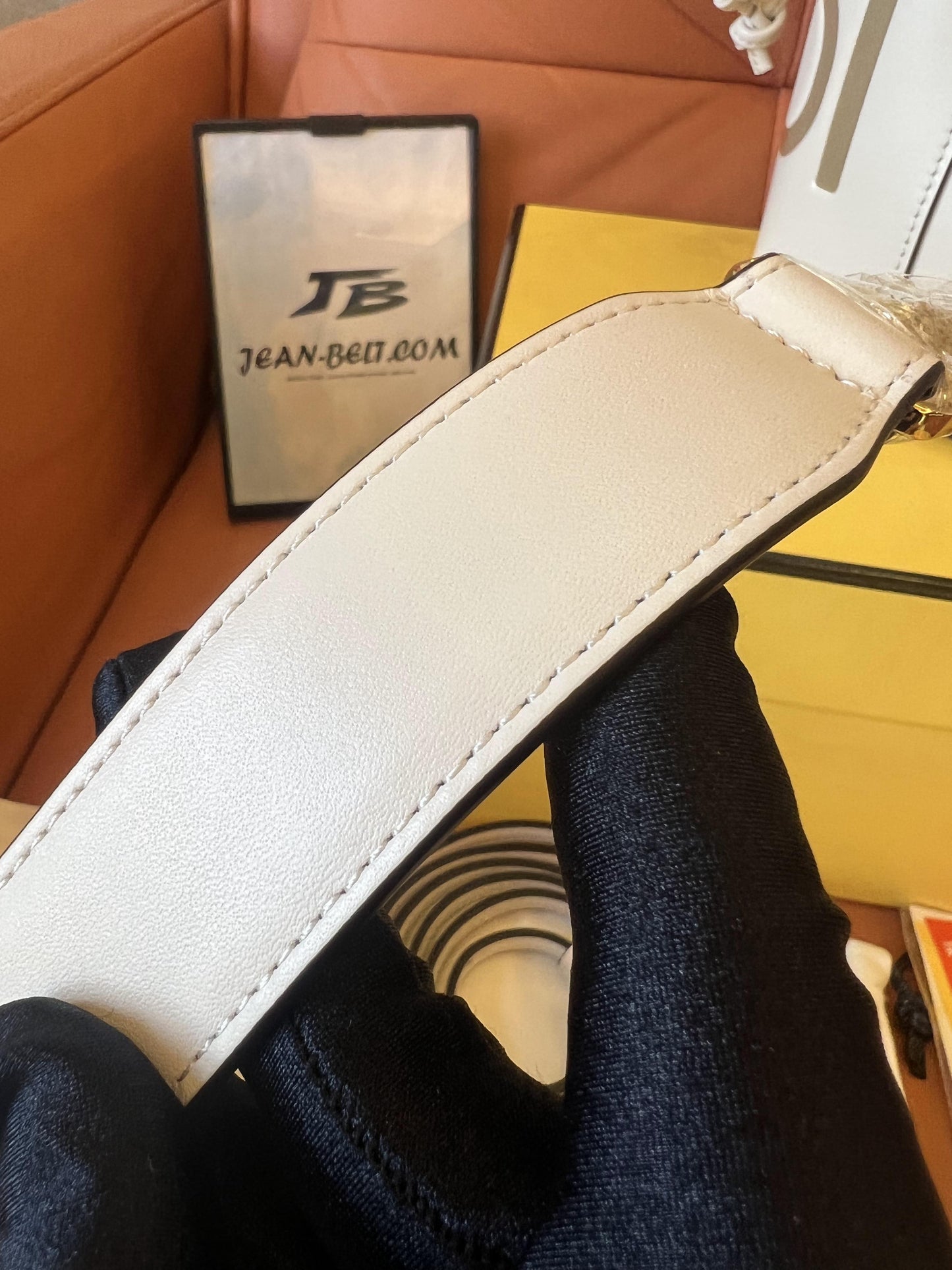 Sac à main mon trésor Fendi nude crème