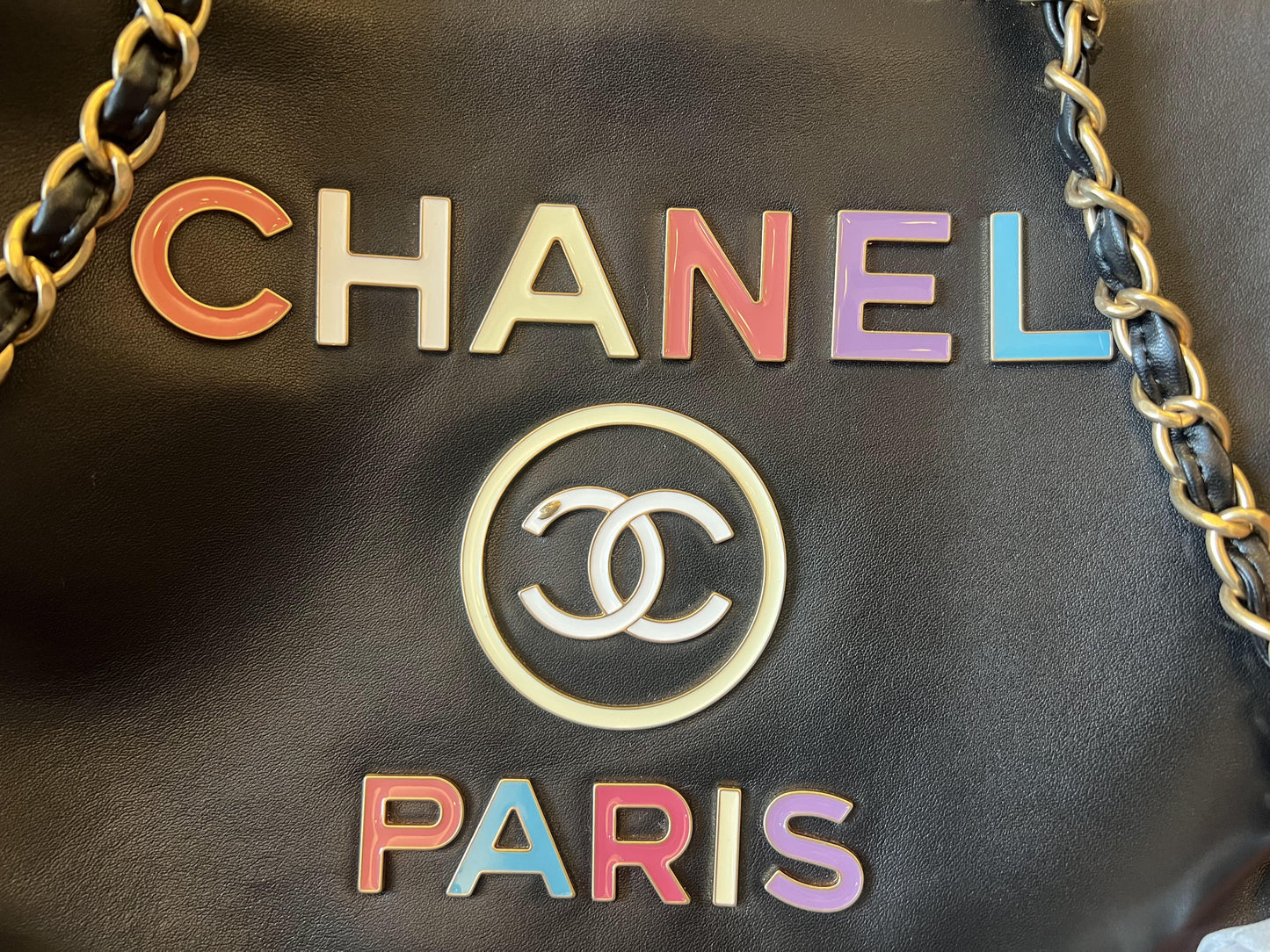 Bolso de compras Chanel 22 negro