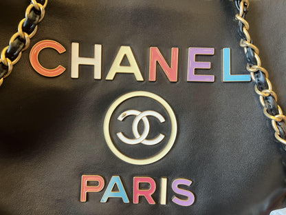 Bolso de compras Chanel 22 negro