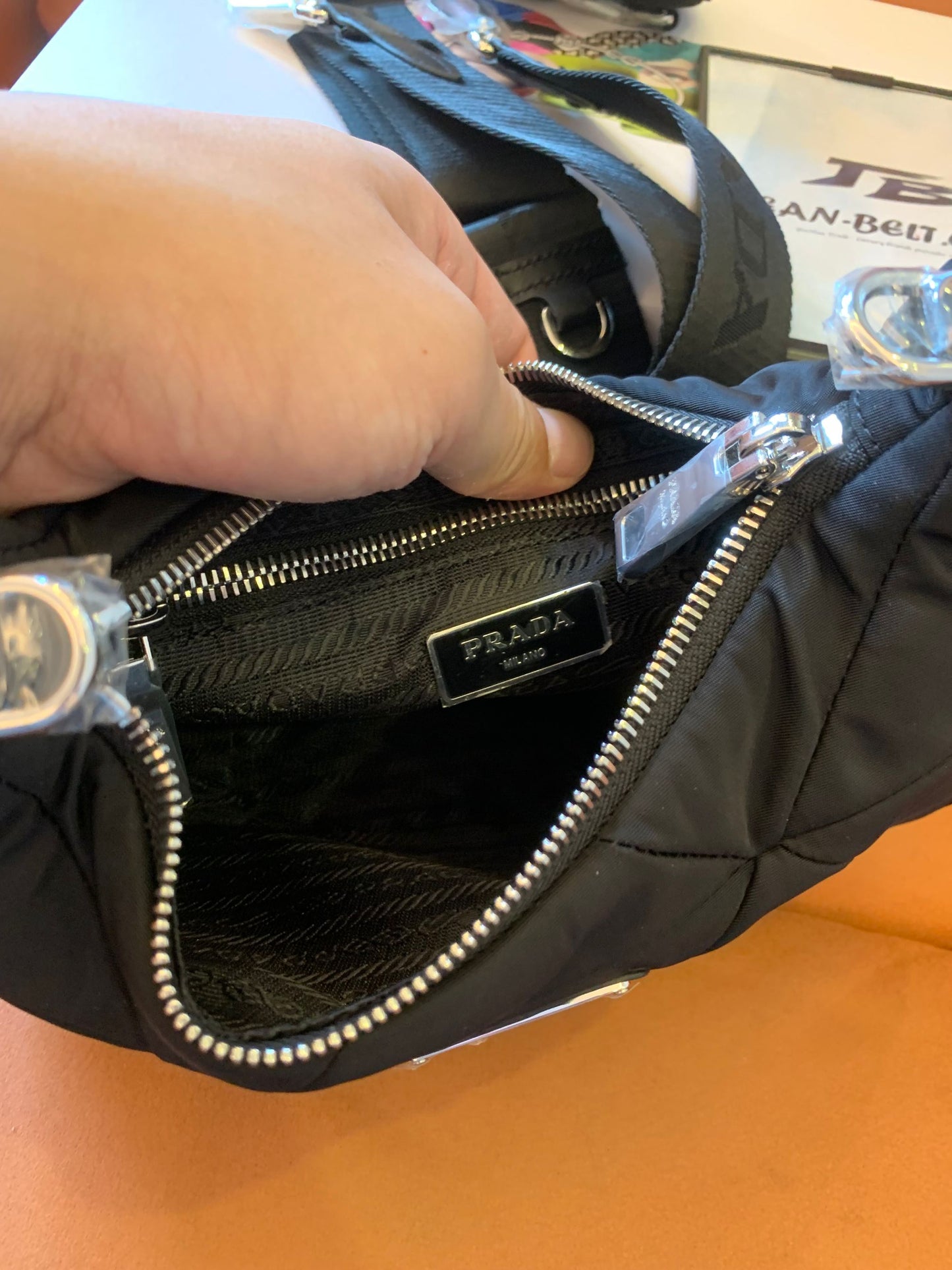 Bolso de hombro Prada acolchado de nailon
