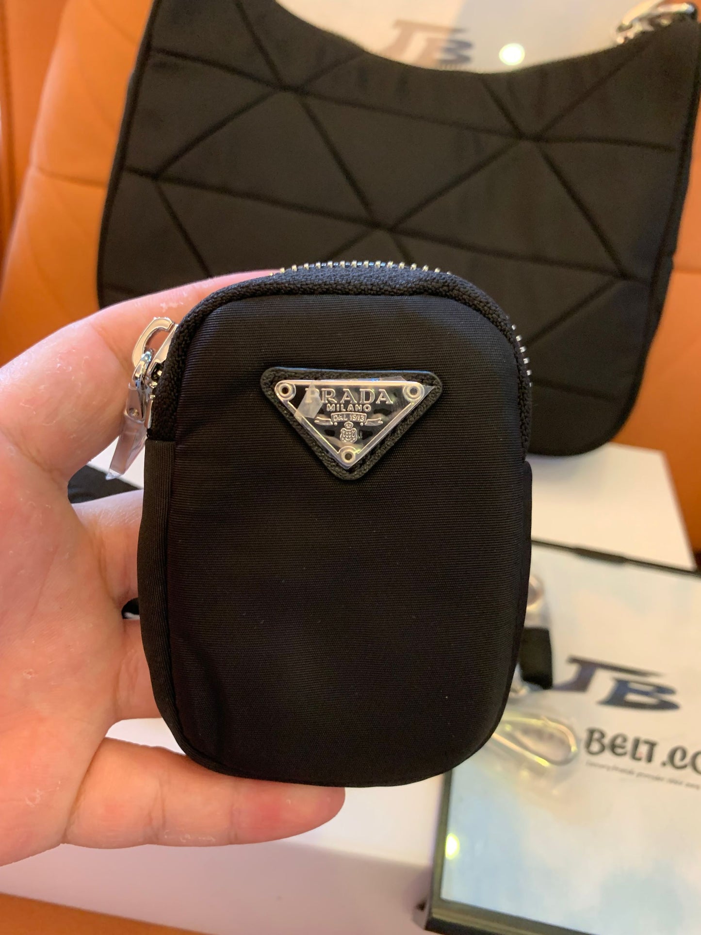 Bolso de hombro Prada acolchado de nailon