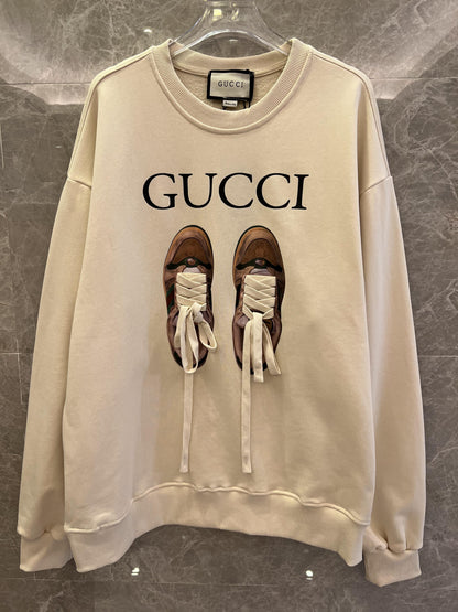 Moletom com logo gráfico da Gucci em creme