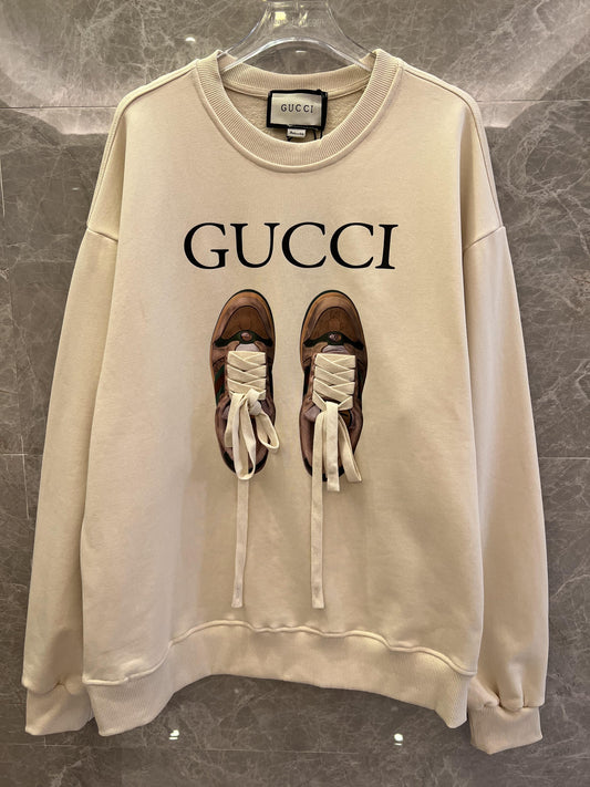 Moletom com logo gráfico da Gucci em creme