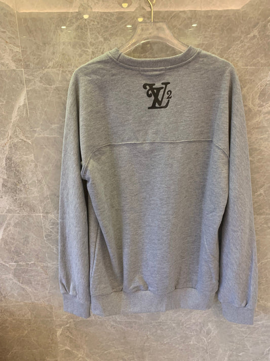 Sudadera gris Louis Vuitton con logotipo LV²