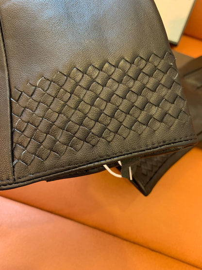 Guantes de cuero negro intrecciato de Bottega Veneta
