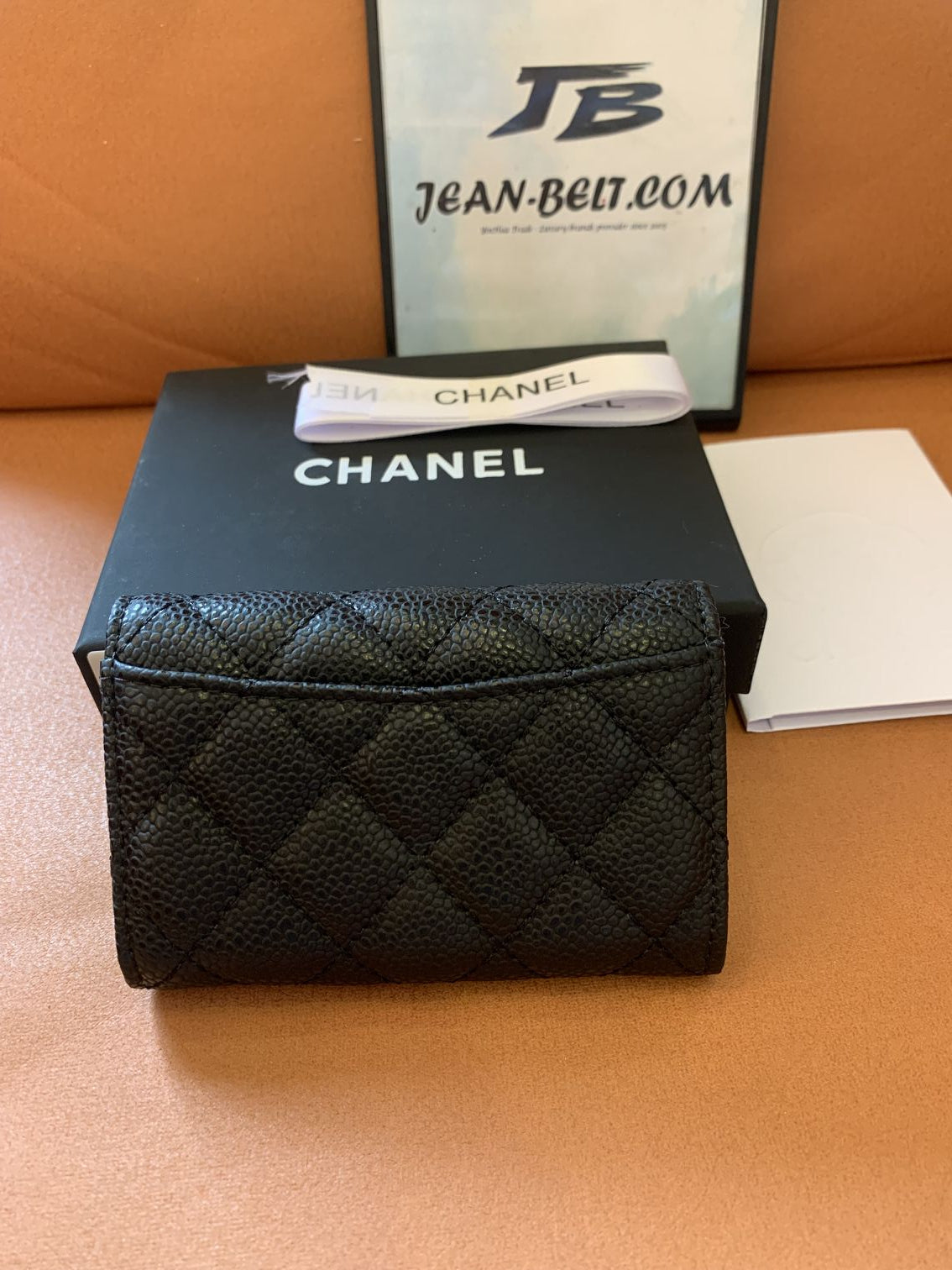Carteira Chanel Classic em Couro Caviar Acolchoado